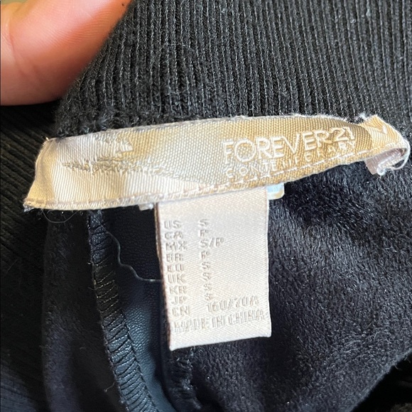 Forever 21 Black Ribbed Knit Top - Picture 2 of 2